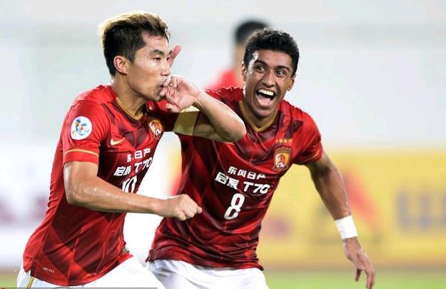 亚冠生死博弈！布里兰主场怒怼江原FC，8球神锋剑指出线（亚冠生死战！布里兰主场死磕江原FC，8球锋霸直指出线）